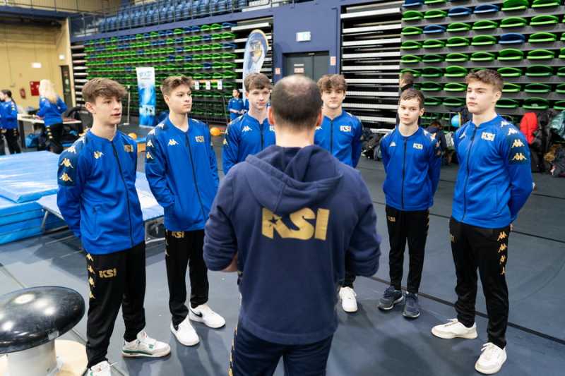 240113_ksicsaladinap_0011.jpg